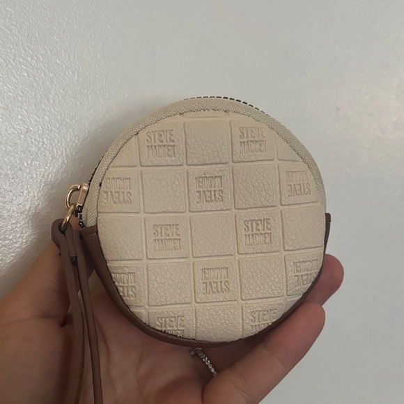 Steve Madden Cream and Brown Round Wallet - Picture 1 of 3
